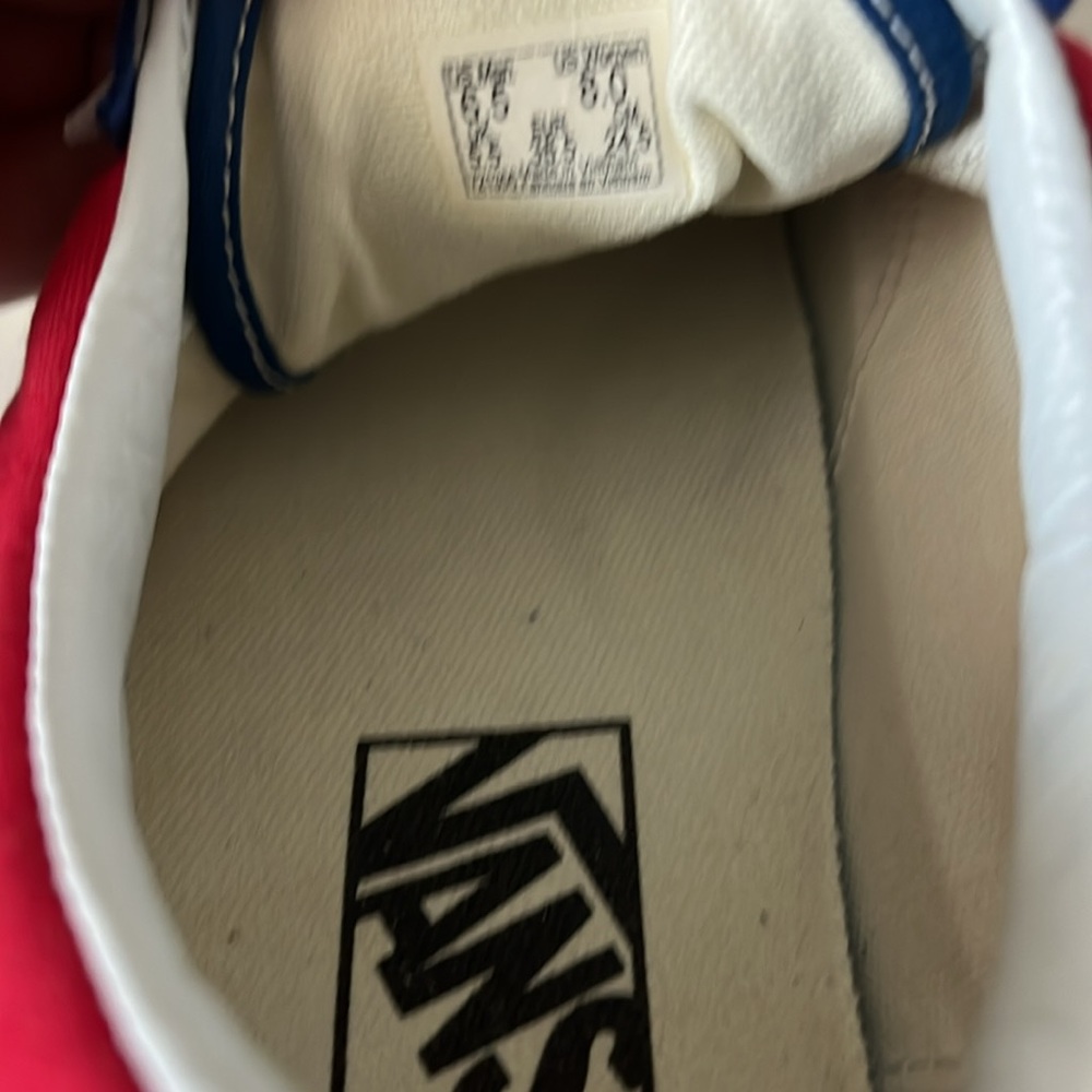 Vans Off The Walls checkered. As New. - Picture 5 of 5